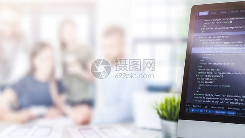 合同条款应包括违约责任、争议解决机制等内容。甲方需注意以下风险规避要点：